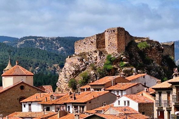 El propietario del castillo de Linares, Esteban Ribera, lo deja en herencia al Ayuntamiento