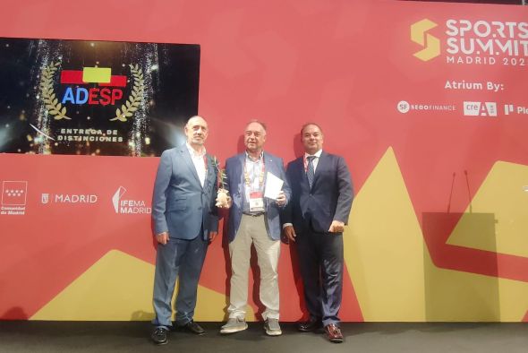 Jesús Artigot recibe el premio Green Sport Flag