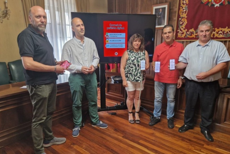 Los peñistas de la Vaquilla estrenan nuevo carné digital