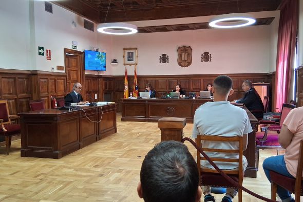 Condenan a 2 años a un hombre que hirió en la cara a otro con un cuchillo