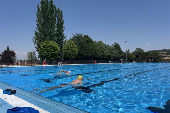 Los Planos recibe sus primeros bañistas, contentos por la reapertura pero con matices