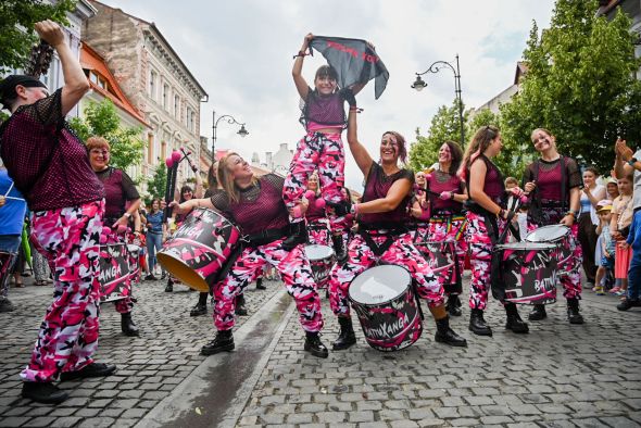 BattuXanga triunfa en el evento de arte de Rumanía, Fits 2025 como única batucada española