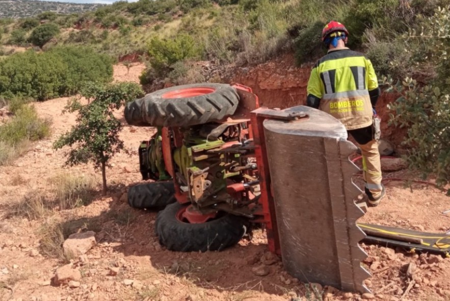 Muere un hombre de 76 años en un accidente con un tractor en Villel