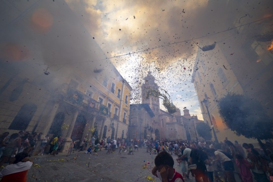 El olor a pólvora en el ambiente, prueba irrefutable de que la fiesta ha comenzado