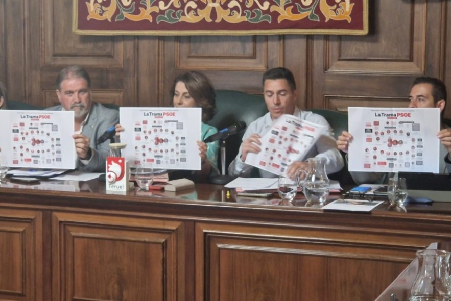 El pleno del Ayuntamiento de Teruel pide la dimisión de Pedro Sánchez por la corrupción de su Gobierno