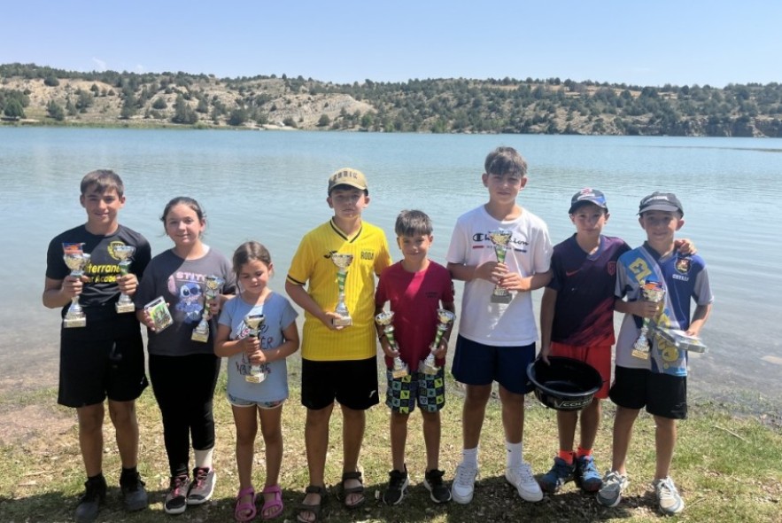 Torres y Telmo vencen en el concurso de pesca de la Vaquilla de las categorías infantil y alevín