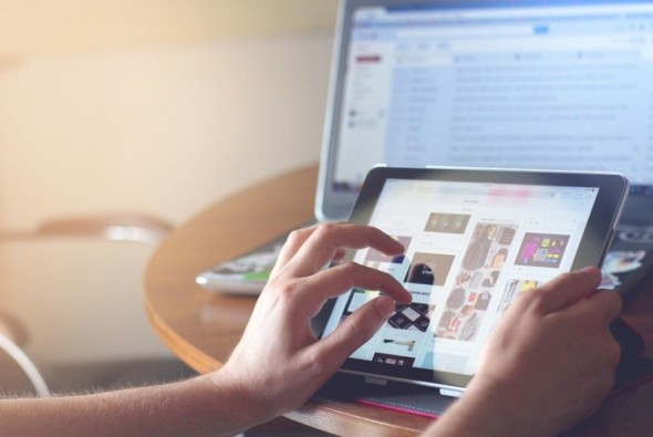 Digitaliza tu vida antes de salir de viaje: documentos, apps y seguridad