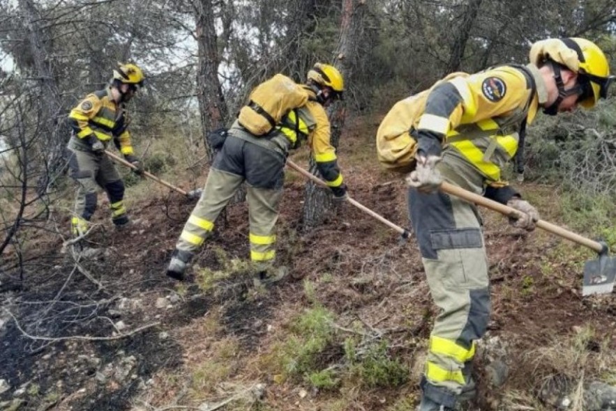 El Gobierno de Aragón colabora en las labores de extinción del incendio forestal de Paüls en Tarragona