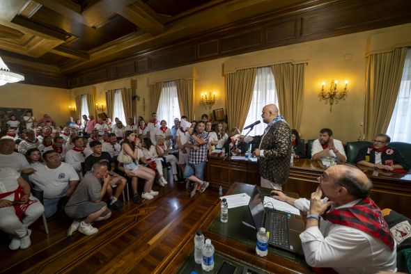 La subasta de palcos para la Merienda recauda 8.989 euros, 476 más que en 2024