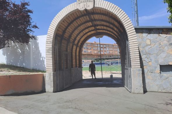 El Utrillas recibe 300 butacas de la antigua Romareda