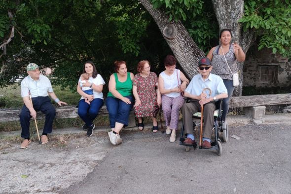 Contra el calor, pueblo: los urbanitas huyen del asfalto y buscan alivio en el Teruel rural