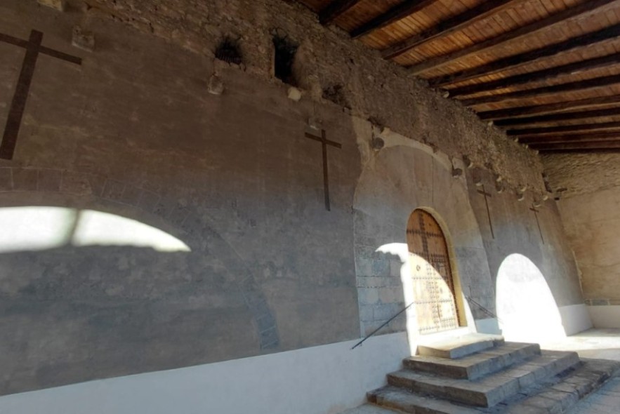 Termina la restauración del atrio de la Iglesia de Villarroya de los Pinares