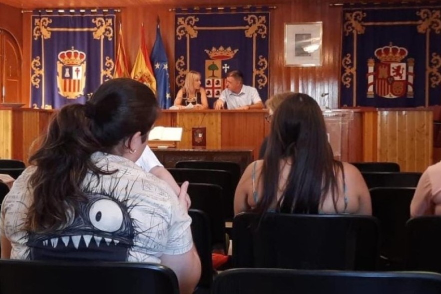 Utrillas reúne a las familias que pueden optar a las ayudas a la natalidad de DPT para explicar las novedades de la convocatoria de este año