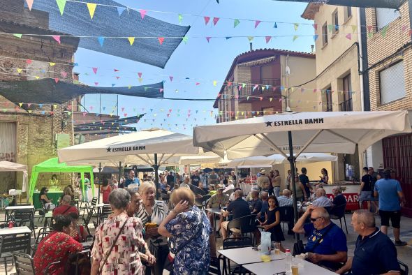 La feria de Alloza crece sin perder su esencia: más puestos, más público, misma ilusión
