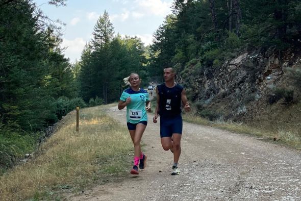 Tramacastilla celebra su décimo trail con récord de inscritos