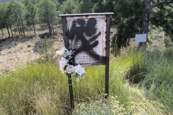 La Asociación Pozos de Caudé denuncia la vandalización  de los lugares de memoria