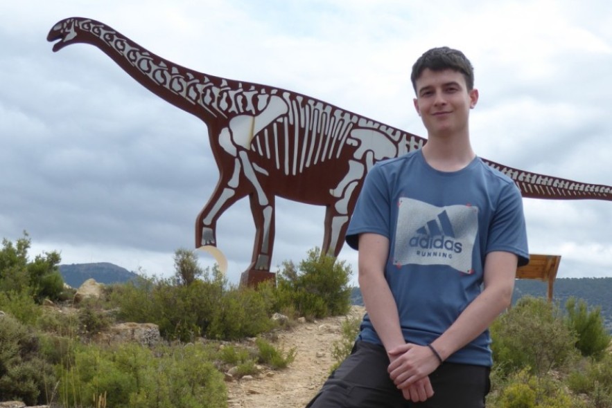 Daniel de Haro Villarroya, estudiante turolense de Geológicas: “Desde niño, Dinópolis ha influido de forma decisiva en mi vocación por la paleontología”