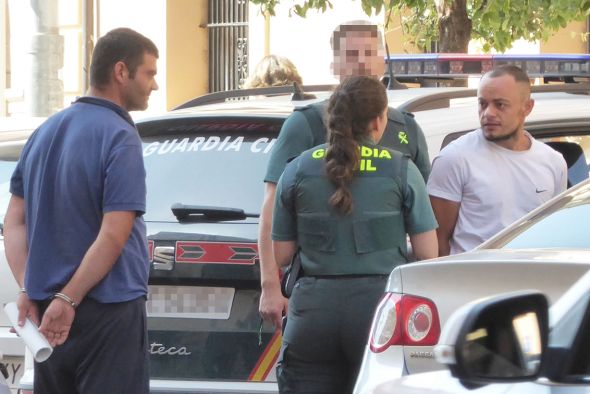 El juez envía a prisión a dos personas tras desmantelar tres plantaciones de marihuana