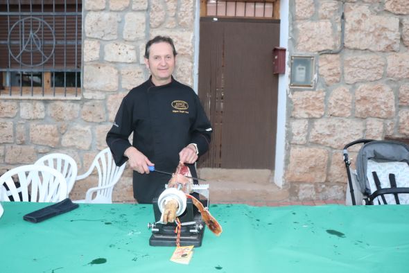 Miguel Ángel Abril, cortador profesional de jamón: “Para ser buen cortador de jamón lo más importante es que te guste y tener buenas herramientas”