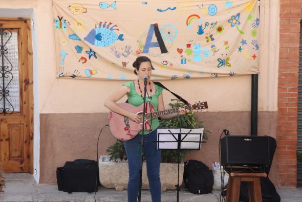 Fiona McAndrew Subías, animadora musical y musicoterapeuta: “Trabajar con la gente es muy enriquecedor y me encanta hacerlo con personas que necesitan apoyo”