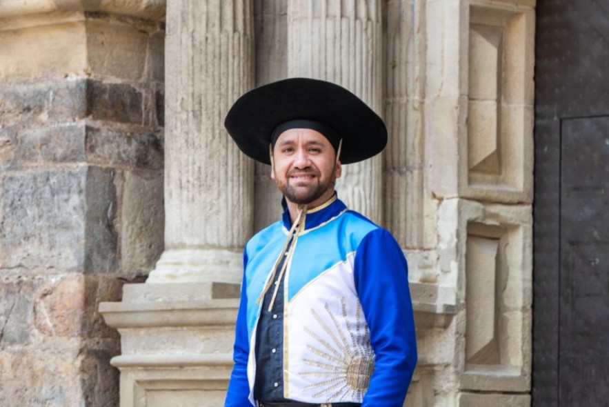Ariel Adorno, bailarín y folclorista argentino: “En ocasiones son los propios inmigrantes quienes más defienden la cultura y el folclore”