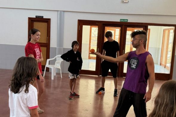 Tres nuevos espectáculos clausuran el Festival Inefable de Cretas