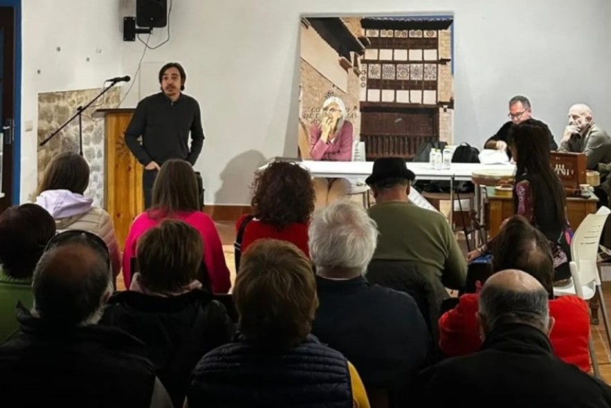 Recitan; luego cabalgamos