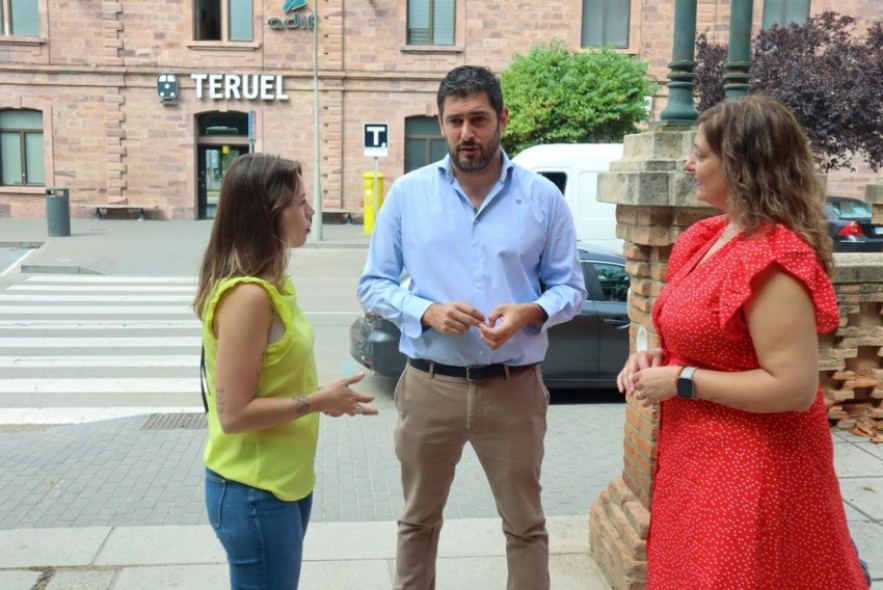 Vox reclama replantear la instalación de postes y canaletas de la electrificación Zaragoza-Teruel para “no comprometer el desdoblamiento de la vía”