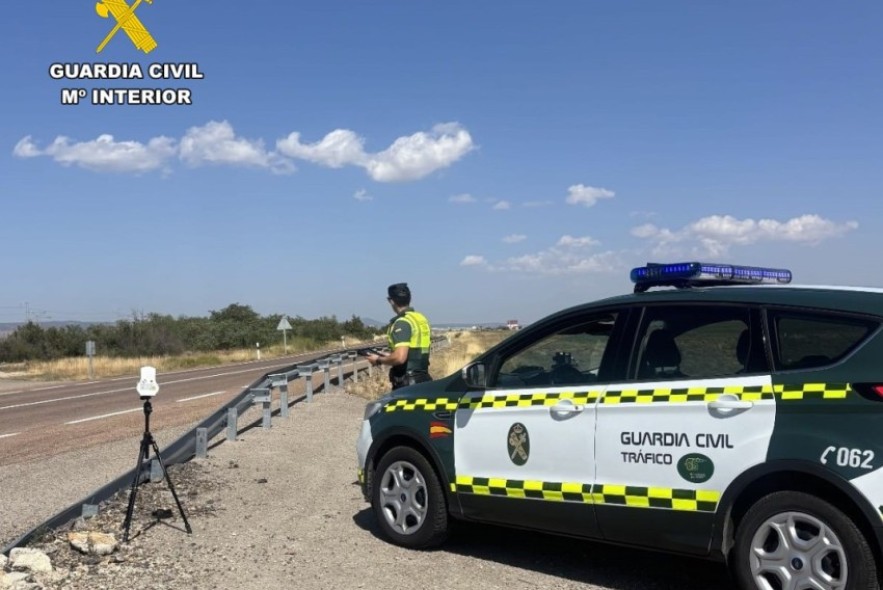 Detenido un conductor por circular a 193 km/h en una vía de 90 en Los Olmos