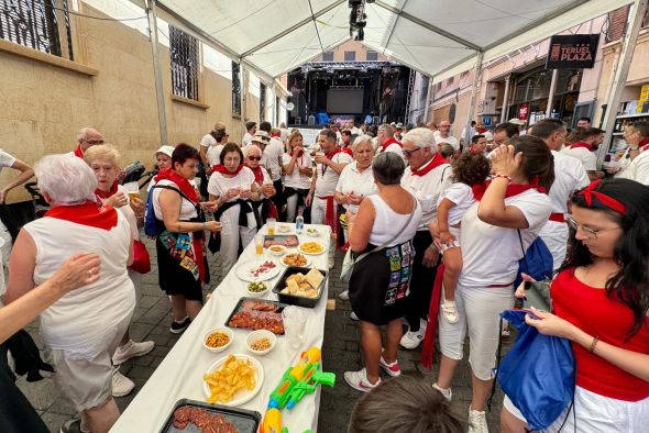 Llamamiento para responder una encuesta sobre las Fiestas del Ángel