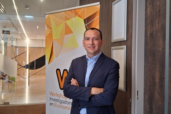 Daniel Belanche anima a hacer revisiones de artículos