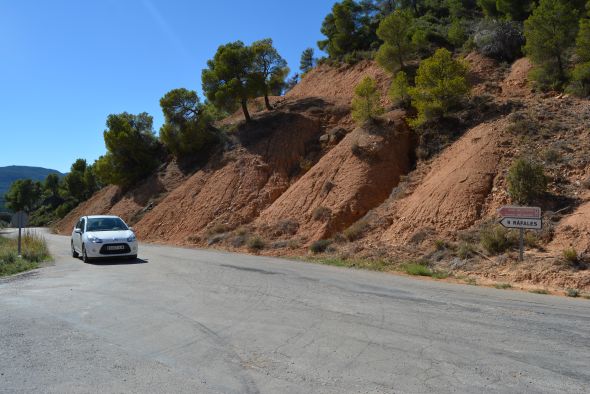 La Diputación de Teruel inicia el acondicionamiento de 860 metros de la carretera TE-V-3005 entre Ráfales y La Portellada