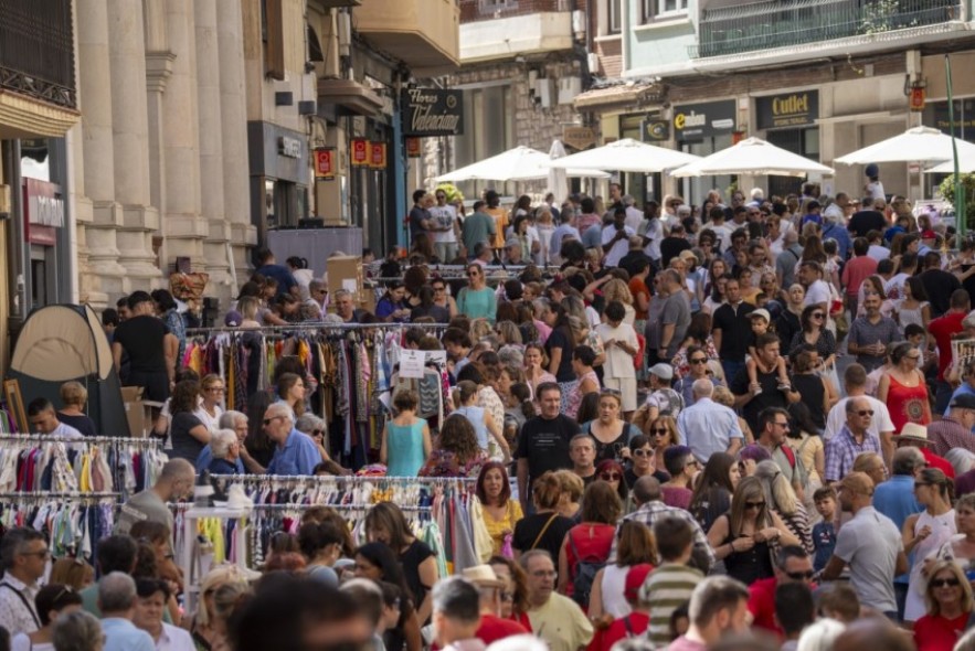 Los comerciantes buscan posicionarse en la oferta local y sacar producto  de otras temporadas