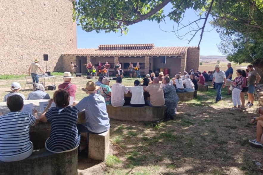 Más de 100 personas se suman a la primera edición del Día del Chopo Cabecero