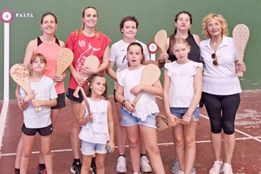 Una veintena de participantes en el torneo de pala de Rubielos
