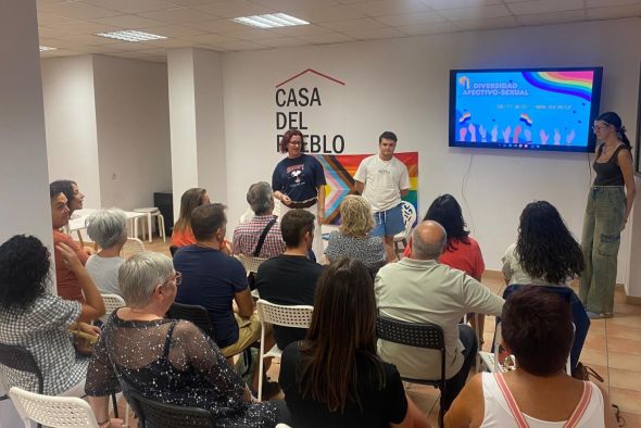 El PSOE de Teruel abre la Casa del Pueblo a conocer mejor al colectivo LGTBIQ+