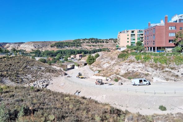 Las obras de la cuesta de los Gitanos en la ciudad de Teruel avanzan para estar en dos meses