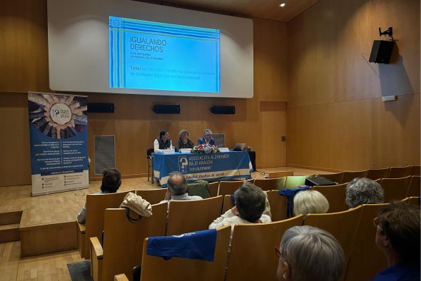 Las jornadas sobre  el Alzheimer de Afedaba piden reforzar la atención  y la investigación