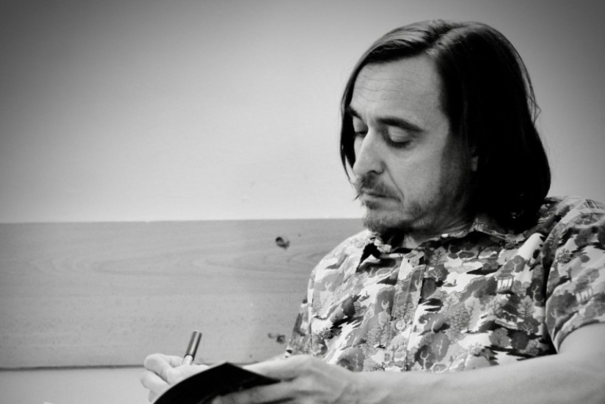 Un poeta escribe la novela de su vida