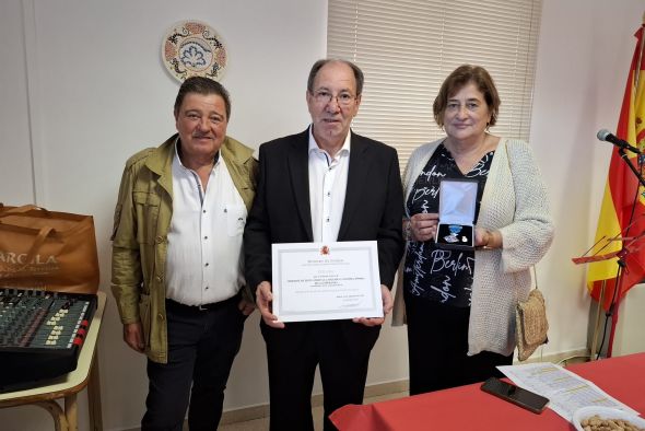 La Hermandad de Jesús Atado a la Columna recibe la Medalla de Plata  al Mérito Social Penitenciario