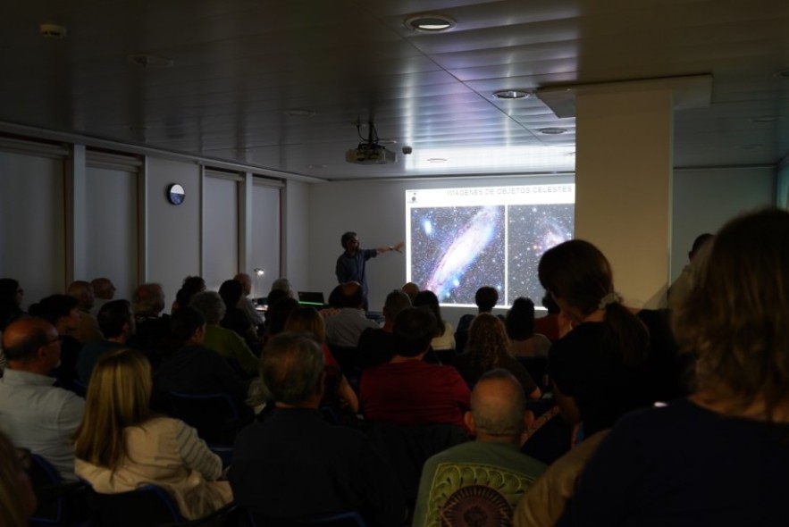 Los turolenses viajan a millones de años luz durante la Noche Europea de los Investigadores