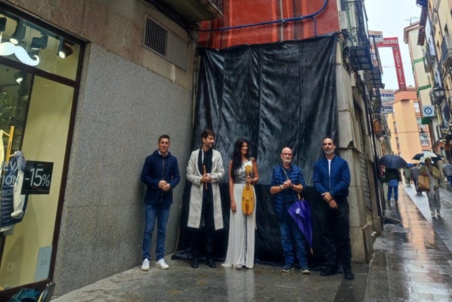 Los presupuestos participativos financian el mural pintado en el Tozal