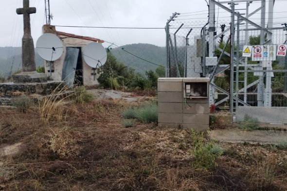 Un rayo deja a los vecinos de Arens de Lledó sin televisión, internet y telefonía móvil