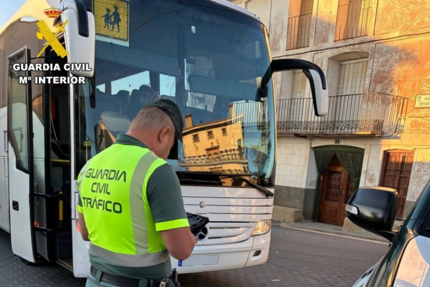 El conductor del autobús escolar y regular de Gúdar-Javalambre da positivo dos veces en drogas en cinco días