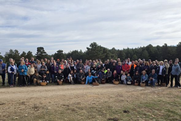 Más de 140 personas asisten a la clásica jornada micológica de Valdelinares