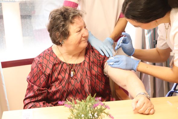 Comienza la vacunación de gripe y covid en las residencias de Teruel
