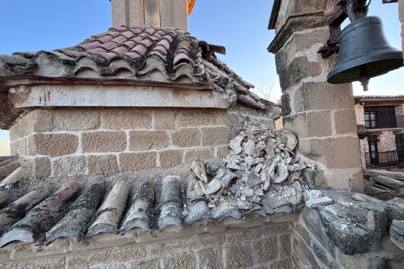 Un desprendimiento en la capilla del Pilar de Calaceite obliga a asegurar la zona