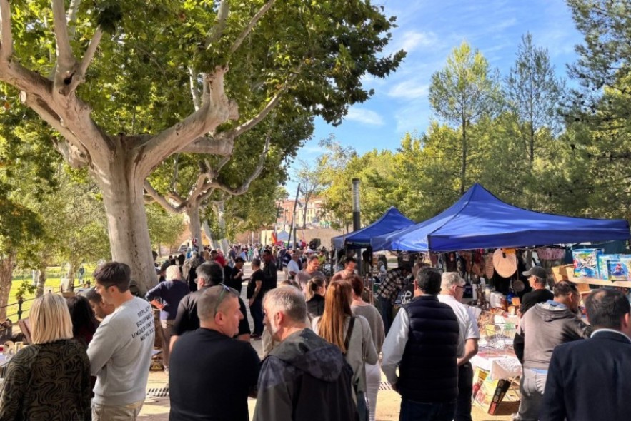 Alcañiz abre su cápsula del tiempo en el parque La Glorieta con mucho público
