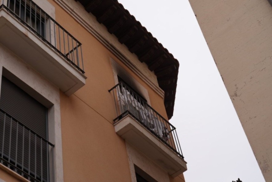 Muere un joven por inhalación de humo en un incendio en un piso en el Centro Histórico de Teruel