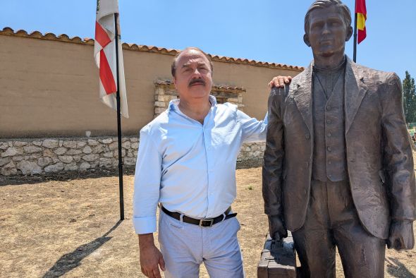 Fermín Yagües, autor de un libro sobre la emigración desde Jabaloyas a EEUU y México: “Quería rescatar las vidas de los emigrantes, que no se perdieran en las grietas del olvido”